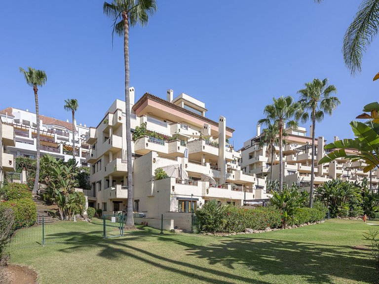 Apartment for Sale in The Golden Mile, Malaga 37