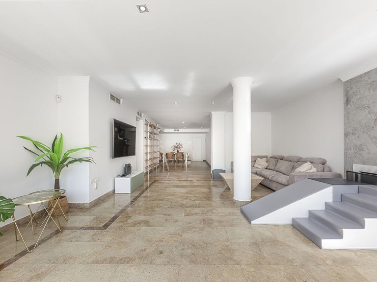Apartment for Sale in The Golden Mile, Malaga 4