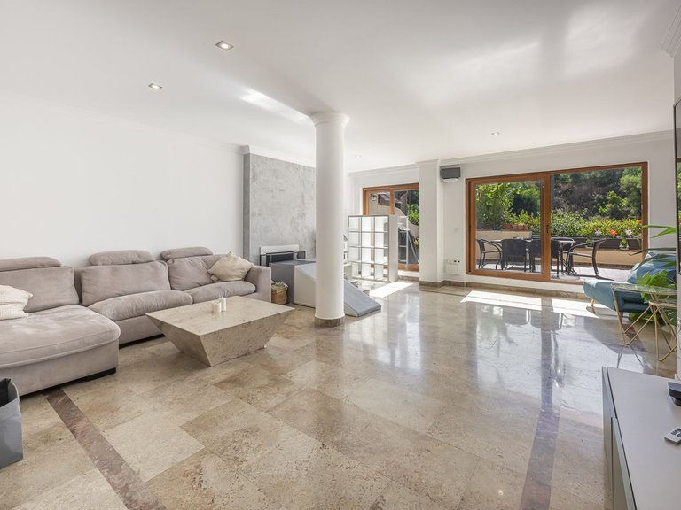 Apartment for Sale in The Golden Mile, Malaga 5