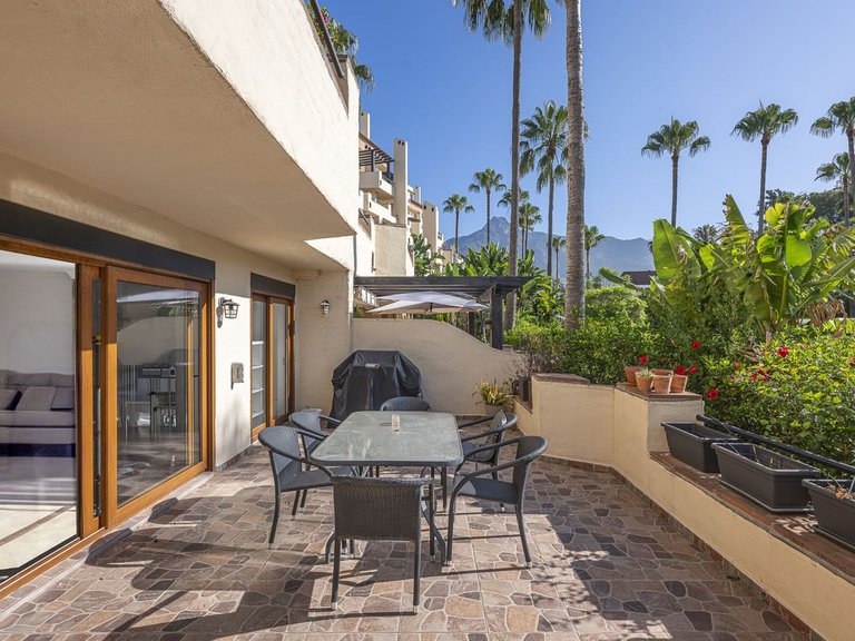 Apartment for Sale in The Golden Mile, Malaga 6