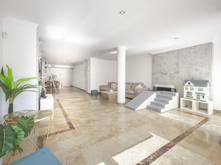 Apartment for Sale in The Golden Mile, Malaga 7