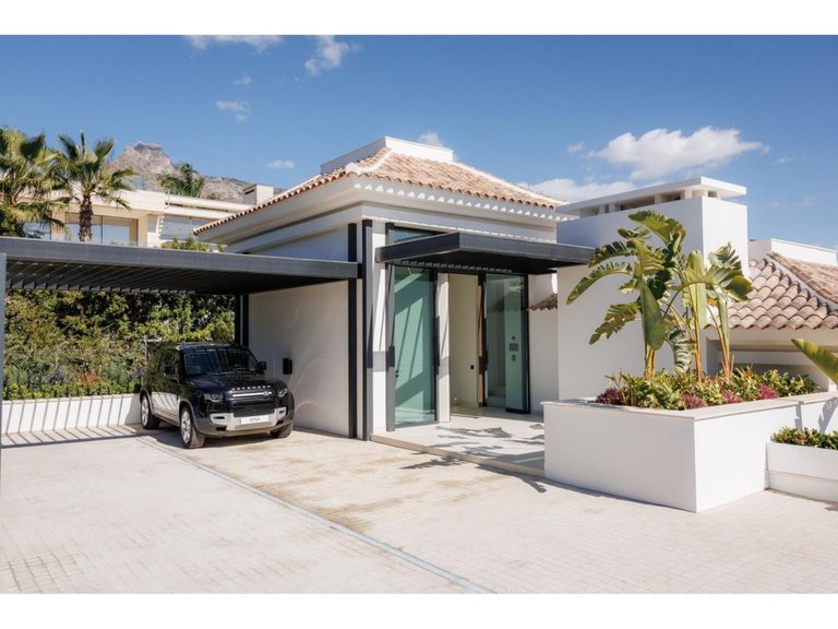 Villa for Sale in Marbella, Malaga 23