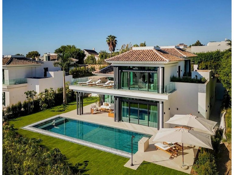 Villa for Sale in Marbella, Malaga 26