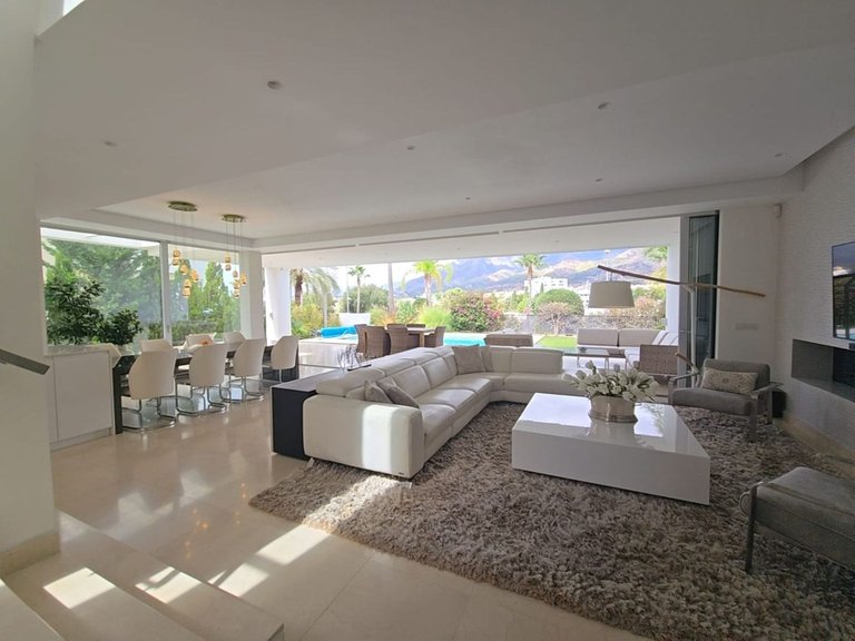 Villa for Sale in Río Real, Malaga 1