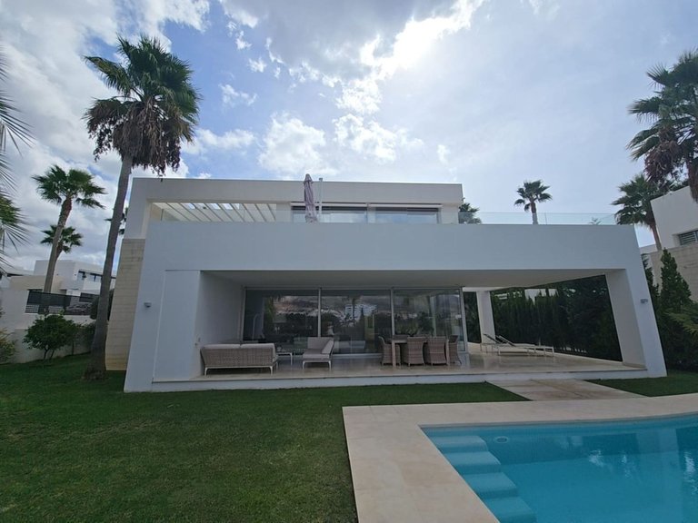 Villa for Sale in Río Real, Malaga 3