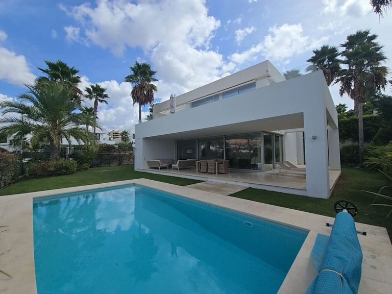 Villa for Sale in Río Real, Malaga 4