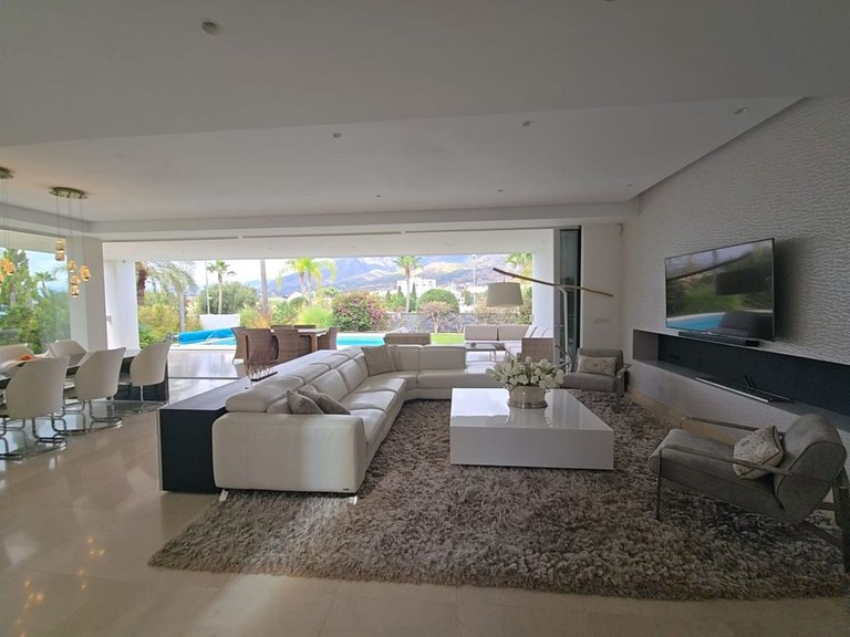 Villa for Sale in Río Real, Malaga 5