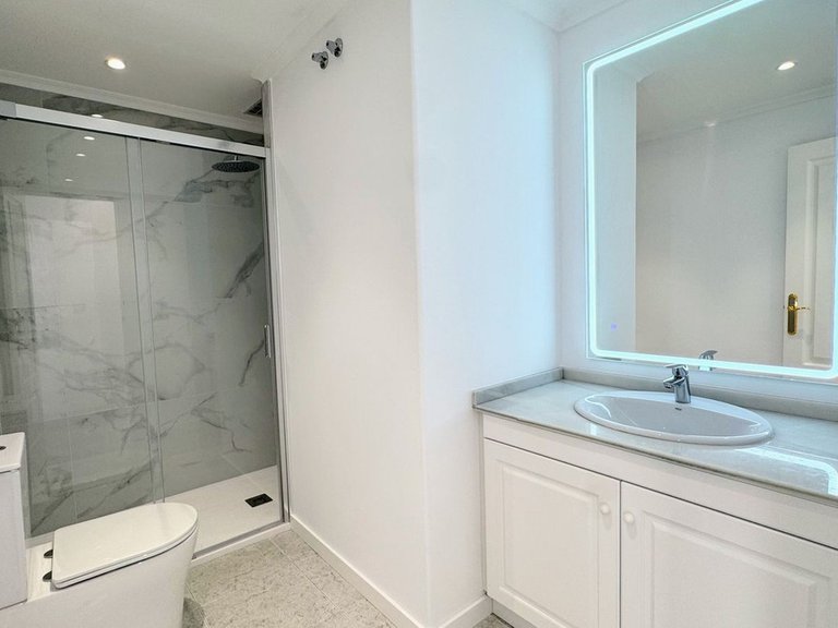Apartment for Sale in Villamartin, Alicante 17