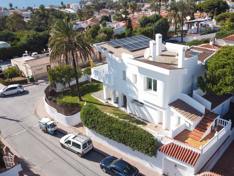 Villa for Sale in El Faro, Malaga 1