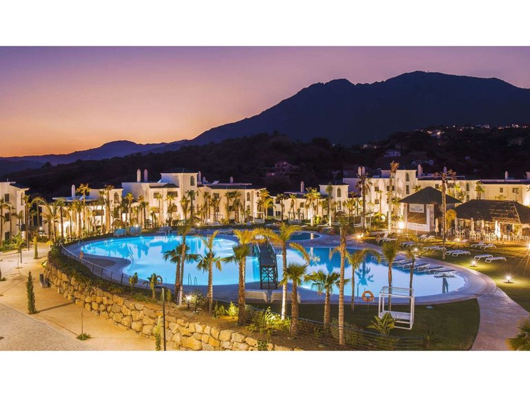 Penthouse for Sale in Costa del Sol Estepona, Malaga 10