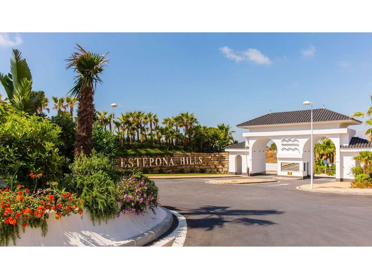 Penthouse for Sale in Costa del Sol Estepona, Malaga 21