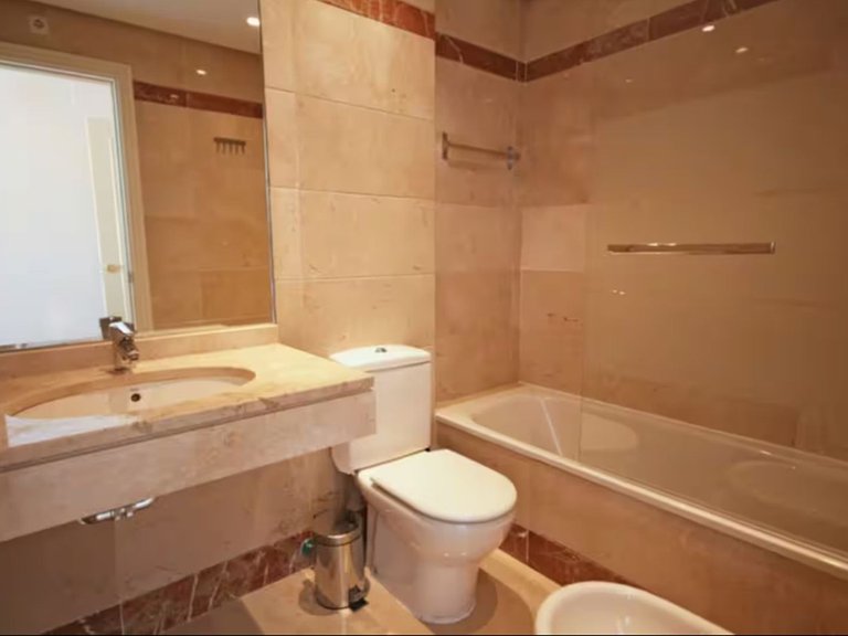 Apartment for Sale in Calanova Golf, Malaga 7