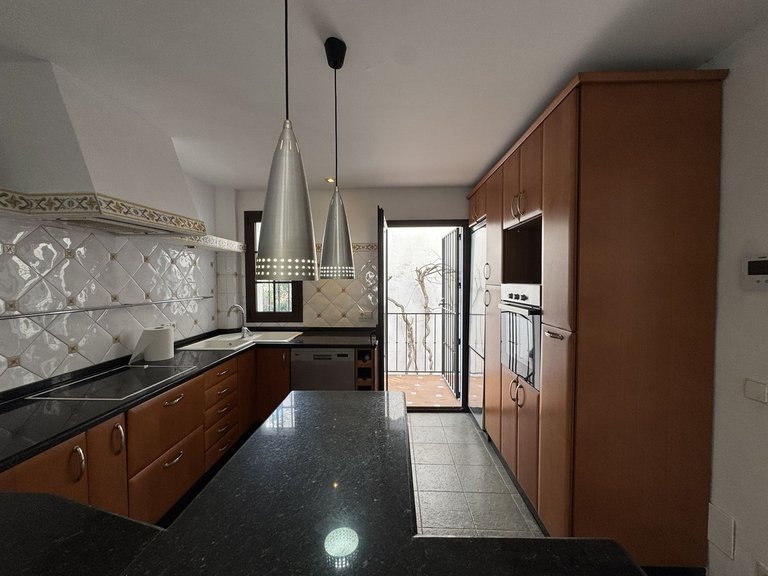 Villa for Sale in Marbella, Malaga 10