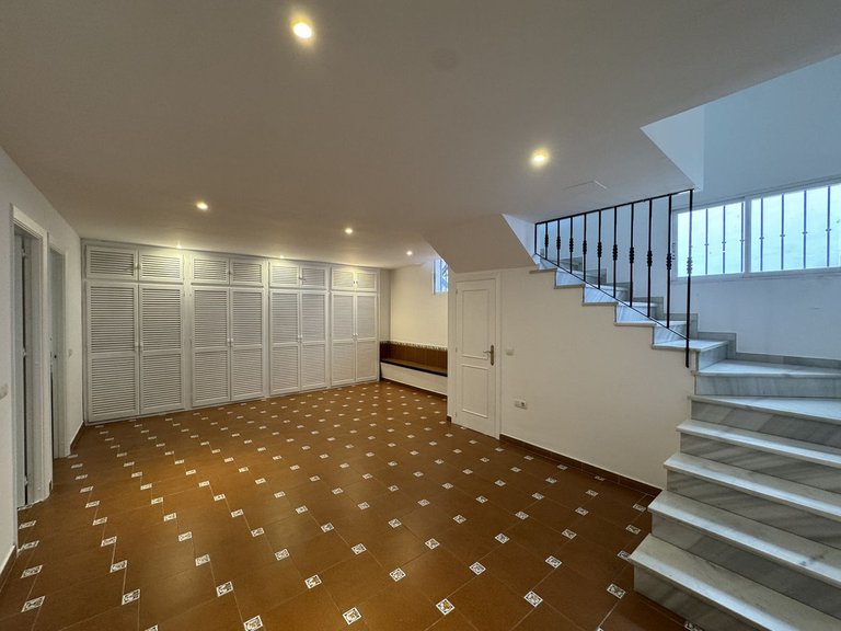 Villa for Sale in Marbella, Malaga 15