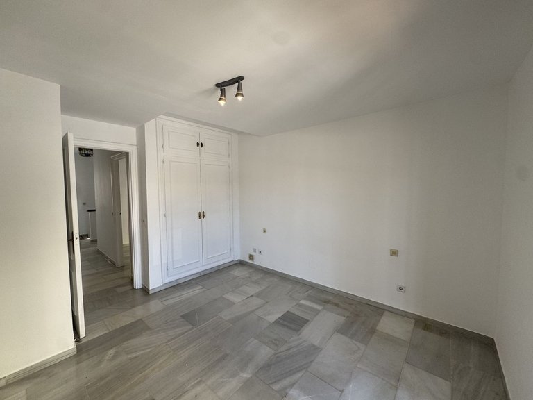 Villa for Sale in Marbella, Malaga 24