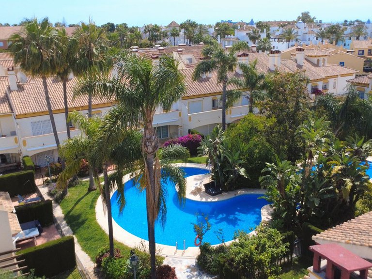 Villa for Sale in San Pedro De Alcántara, Malaga 1