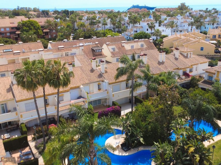 Villa for Sale in San Pedro De Alcántara, Malaga 5