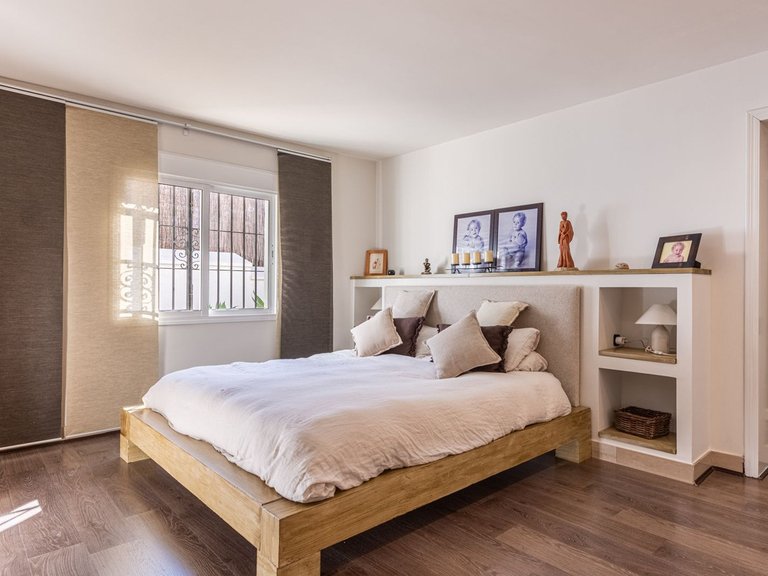 Villa for Sale in The Golden Mile, Malaga 10