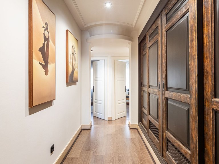 Villa for Sale in The Golden Mile, Malaga 18