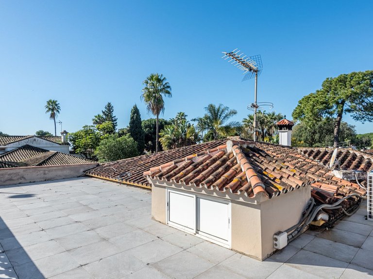 Villa for Sale in The Golden Mile, Malaga 26