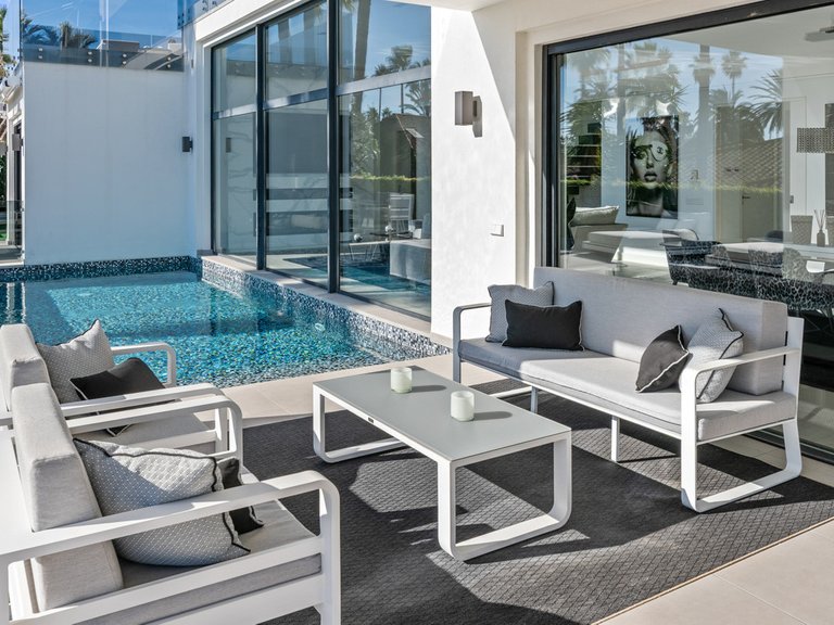 Villa for Sale in Los Monteros, Malaga 29