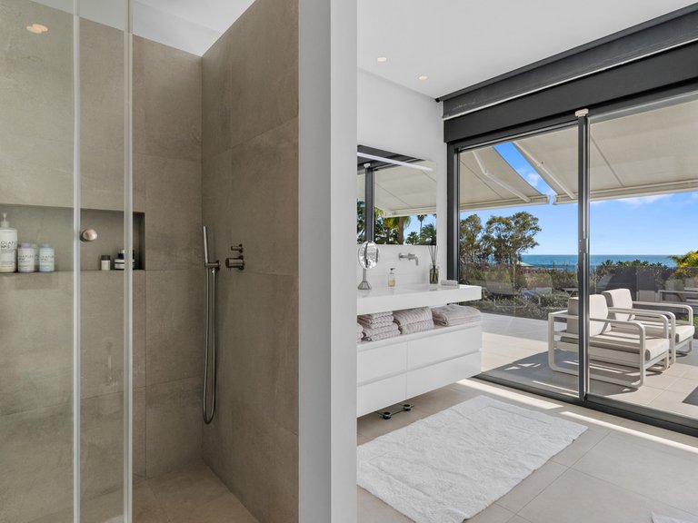 Villa for Sale in Los Monteros, Malaga 48