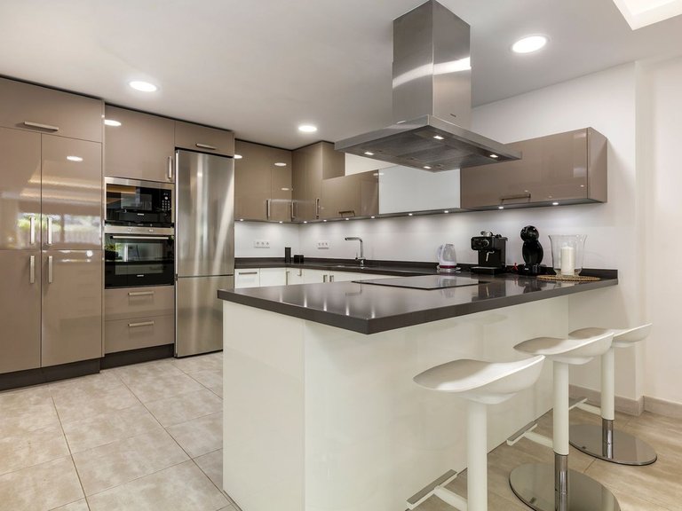 Apartment for Sale in Nueva Andalucía, Malaga 1