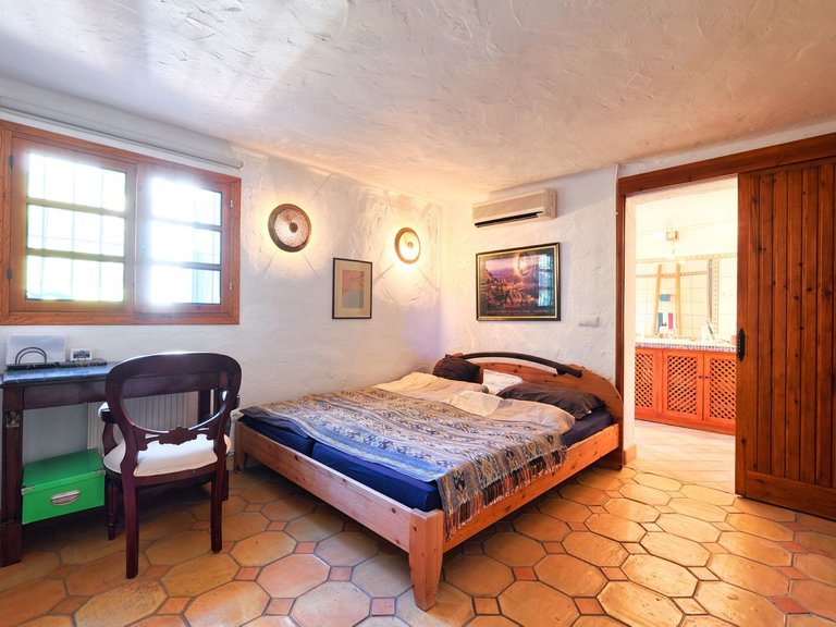 Villa for Sale in Estepona, Malaga 16