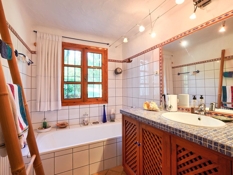 Villa for Sale in Estepona, Malaga 17