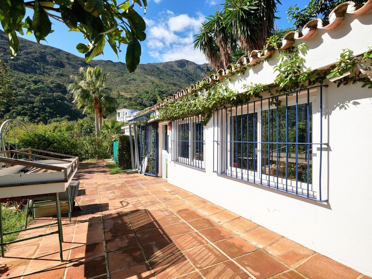 Villa for Sale in Estepona, Malaga 24
