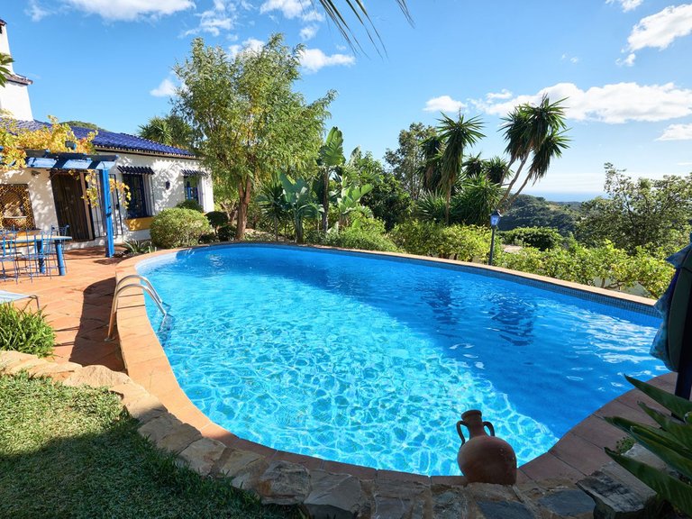 Villa for Sale in Estepona, Malaga 3