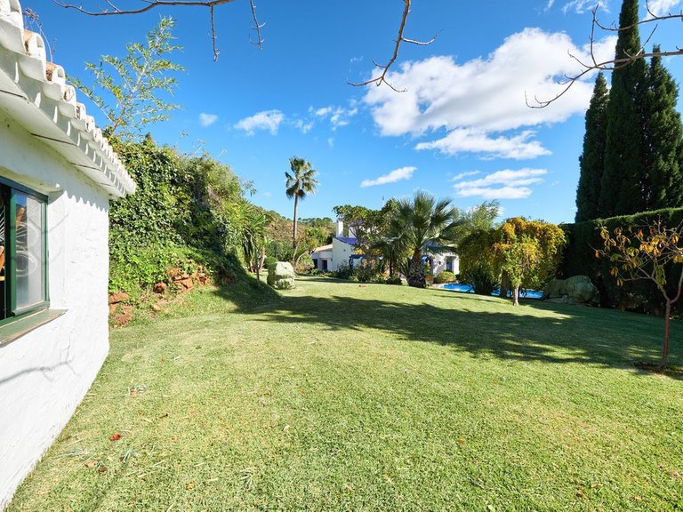 Villa for Sale in Estepona, Malaga 34