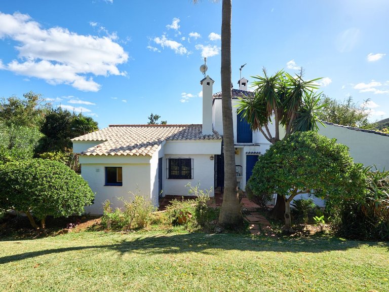 Villa for Sale in Estepona, Malaga 43