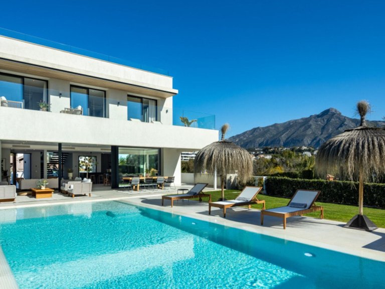 Villa for Sale in Marbella, Malaga 1