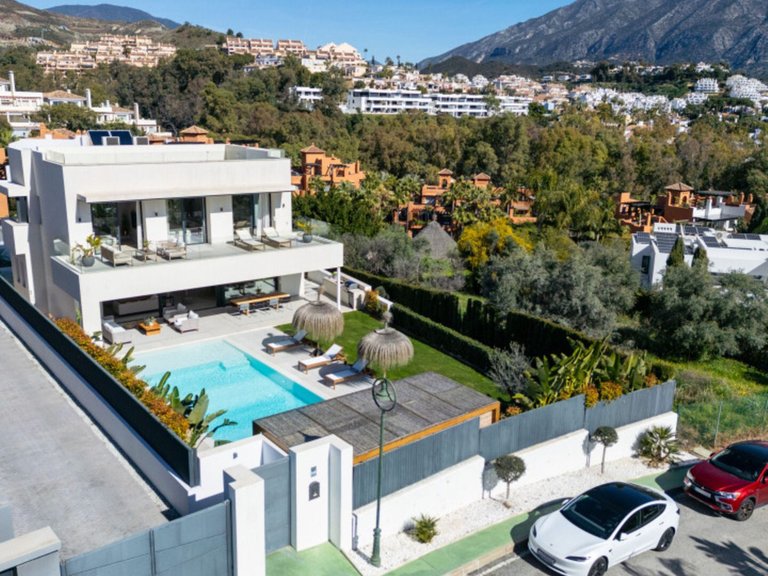 Villa for Sale in Marbella, Malaga 30
