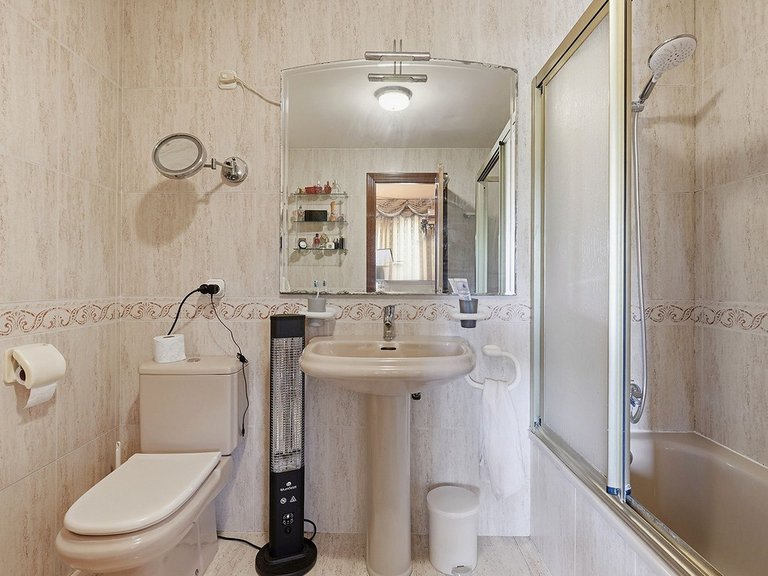 Villa for Sale in Torrequebrada, Malaga 39