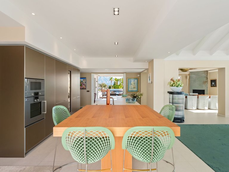 Villa for Sale in Benahavís, Malaga 11