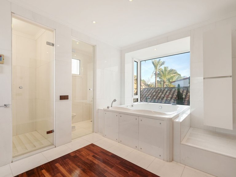 Villa for Sale in Benahavís, Malaga 34