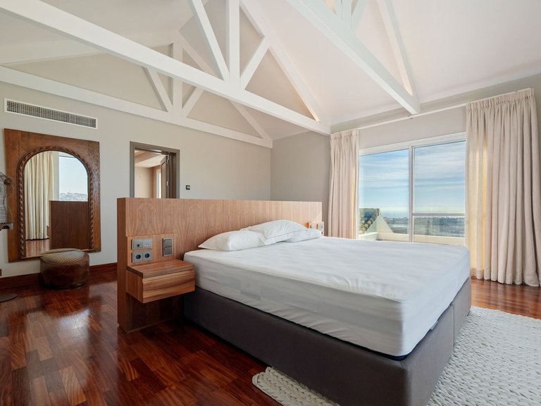 Villa for Sale in Benahavís, Malaga 35