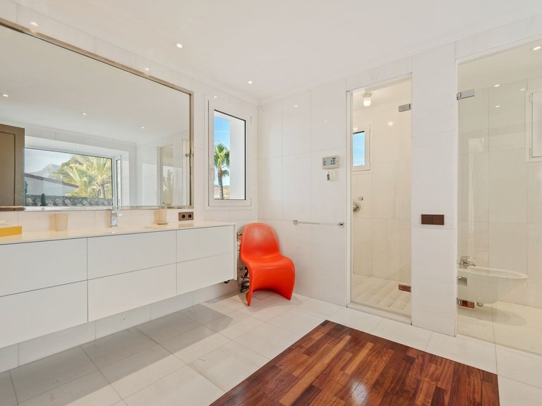 Villa for Sale in Benahavís, Malaga 44