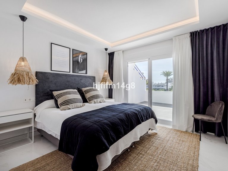 Apartment for Sale in Nueva Andalucía, Malaga 10