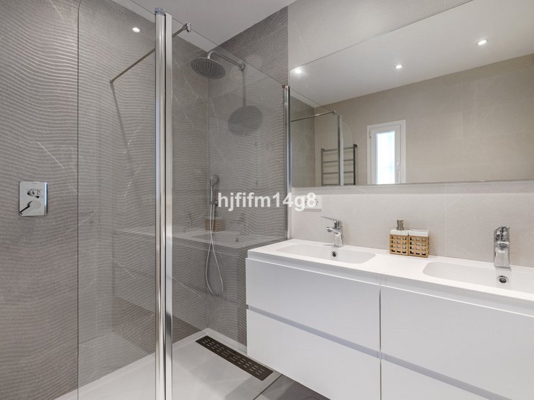 Apartment for Sale in Nueva Andalucía, Malaga 11