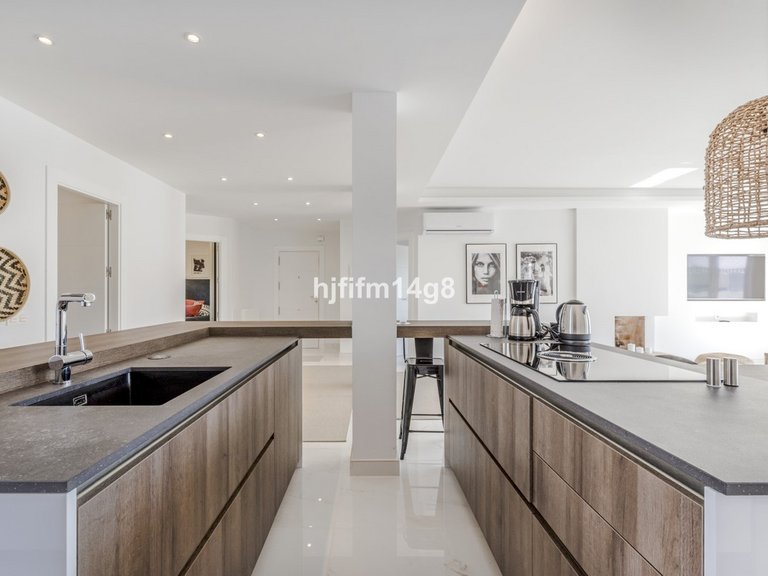 Apartment for Sale in Nueva Andalucía, Malaga 20