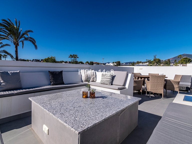 Apartment for Sale in Nueva Andalucía, Malaga 24