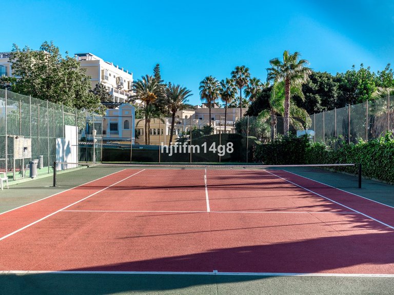 Apartment for Sale in Nueva Andalucía, Malaga 26