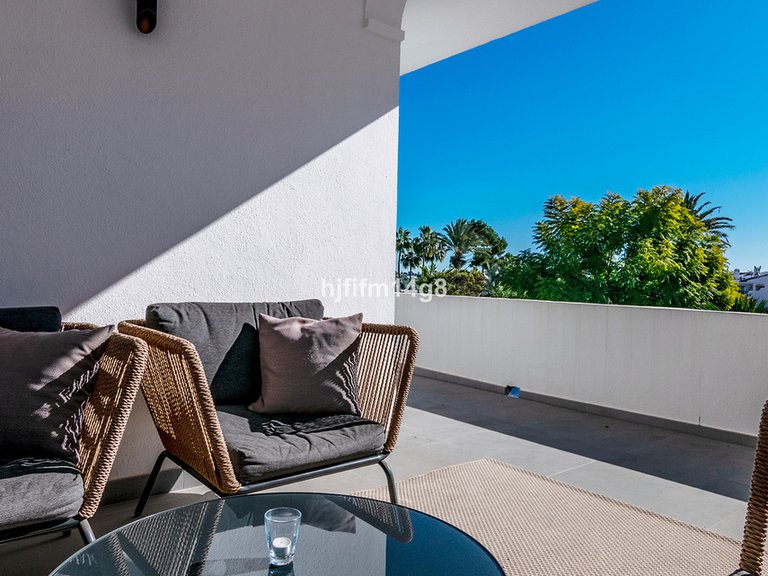 Apartment for Sale in Nueva Andalucía, Malaga 27