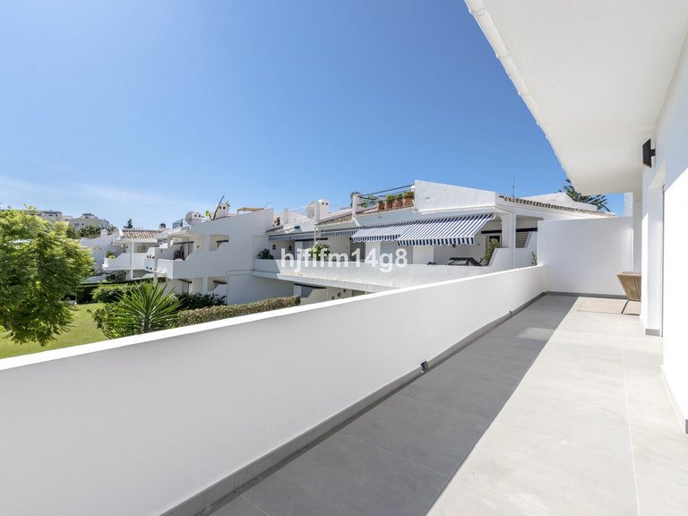 Apartment for Sale in Nueva Andalucía, Malaga 6