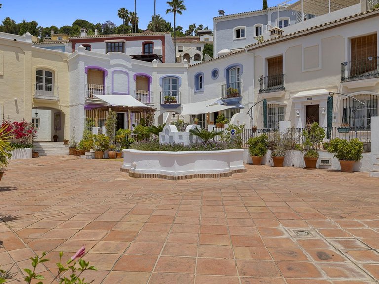 Villa for Sale in Benahavís, Malaga 10