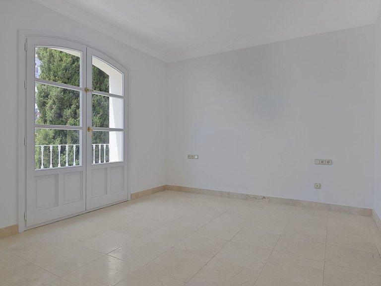 Villa for Sale in Benahavís, Malaga 5
