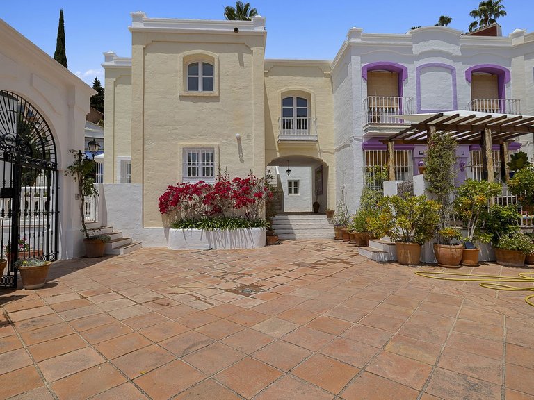 Villa for Sale in Benahavís, Malaga 8